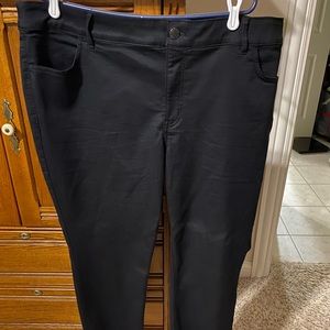 EVRI black skinny jeans size 22